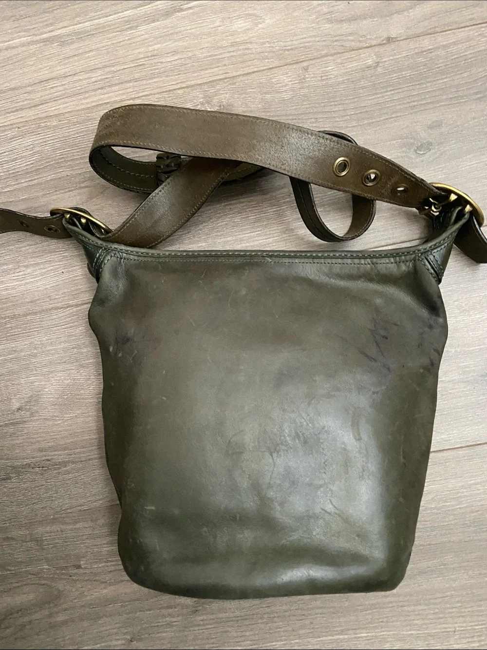 COACH RARE VINTAGE HUNTER FOREST GREEN BUCKET CROSSBODY BAG BLEECKER